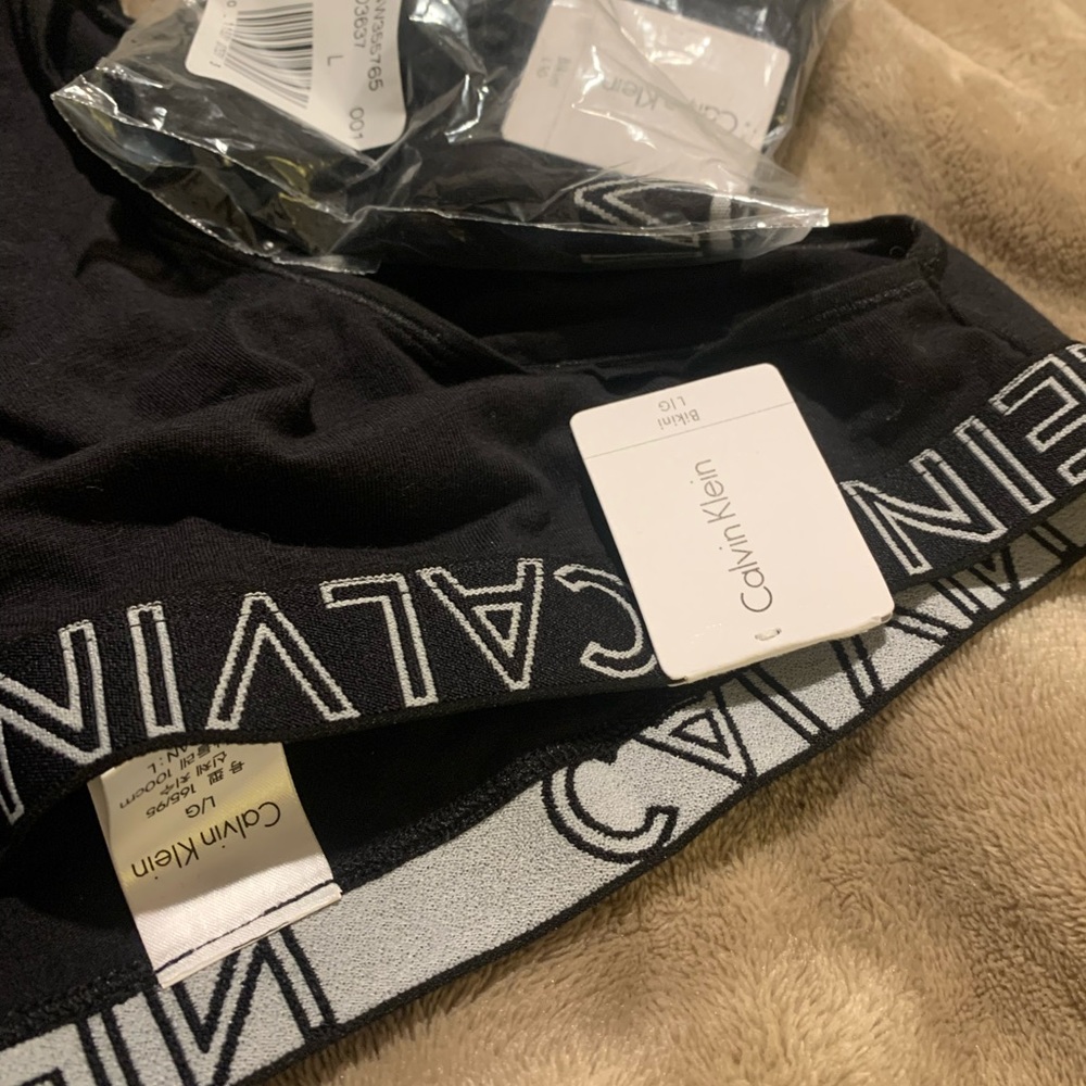 Brand New 2 PAIR CK Women’s Briefs